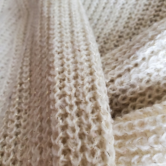 Cream sparkle hollister sweater size s - Picture 3 of 3